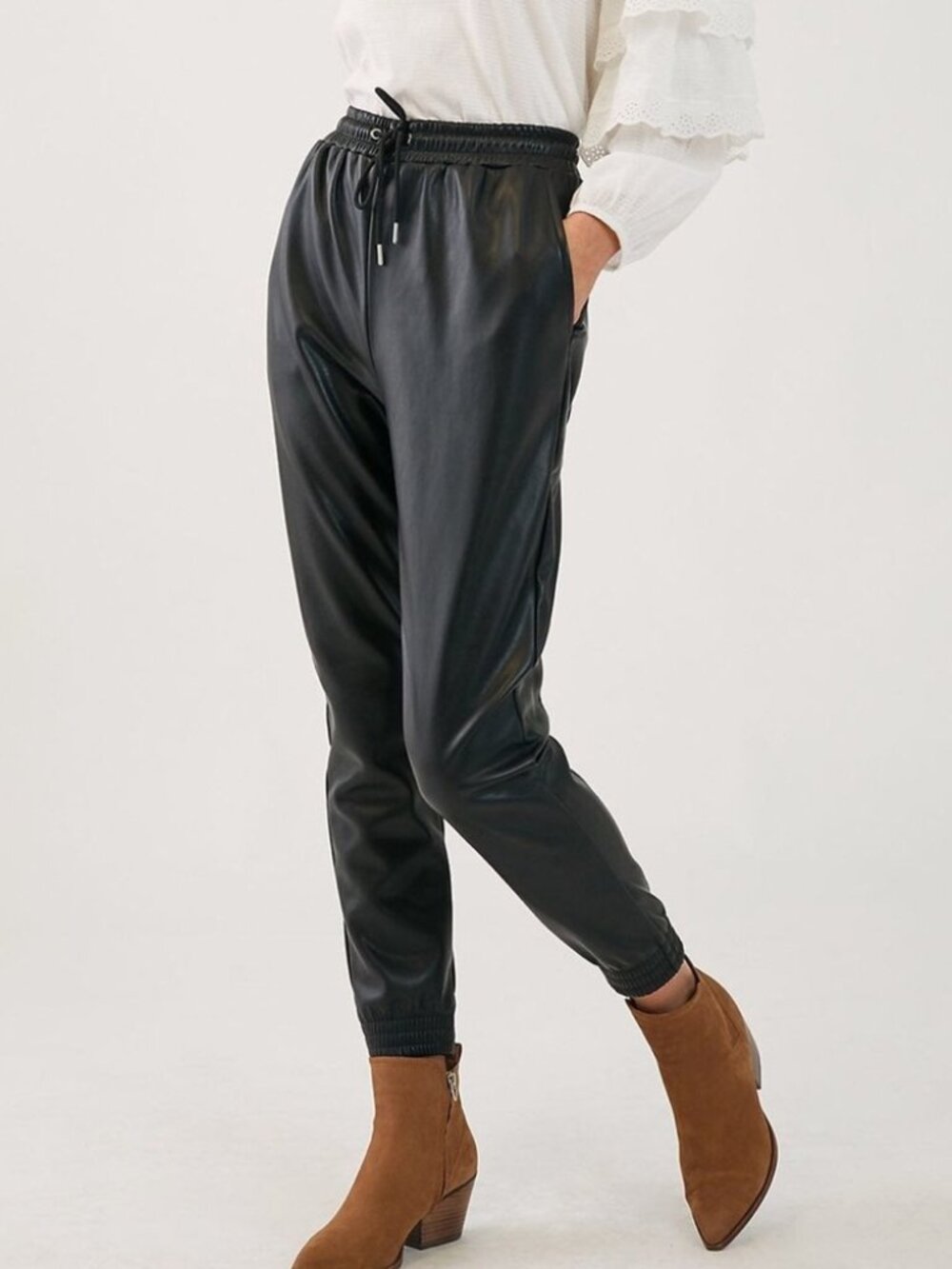 🆕 ANTHROPOLOGIE BLACK FAUX LEATHER JOGGERS | SIZE LARGE | NWT